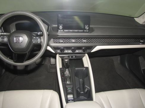 Used 2023 Honda Accord EX image 14