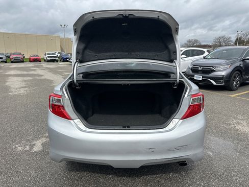 Used 2014 Toyota Camry SE image 10