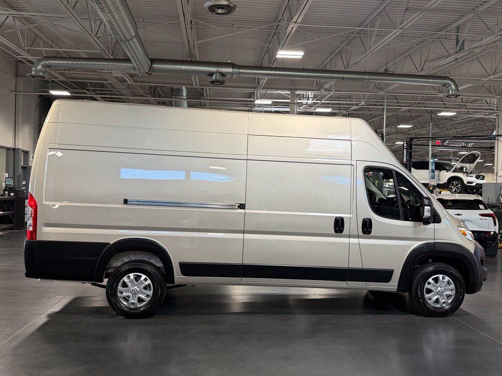 Used 2026 RAM ProMaster 3500 w/ Quick Order Package 22G SLT FWD image 5