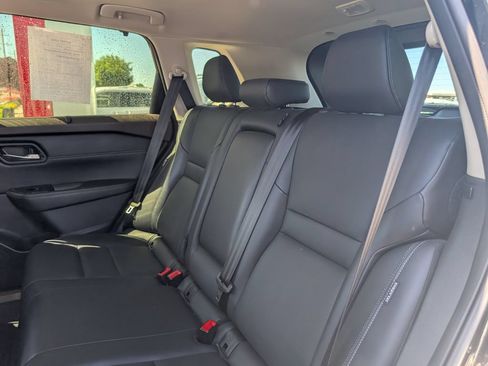 Used 2023 Nissan Rogue SV w/ SV Premium B Package AWD/4WD image 9
