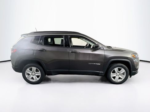 Used 2022 Jeep Compass Latitude w/ Convenience Group AWD/4WD image 4