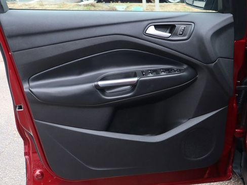 Used 2019 Ford Escape SE image 7