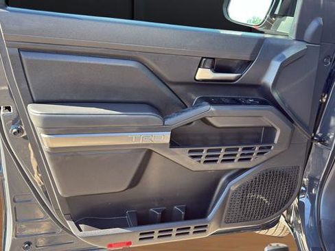 Used 2025 Toyota Tacoma TRD Sport AWD/4WD image 16