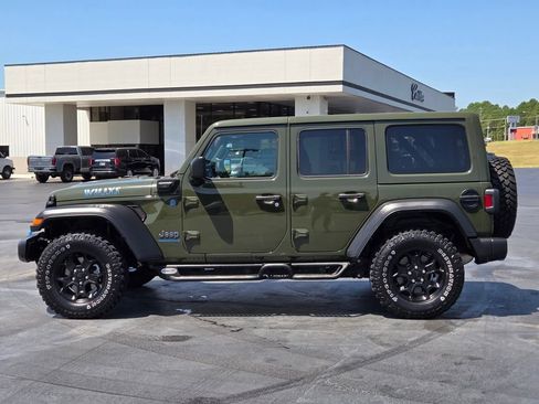 Used 2023 Jeep Wrangler Unlimited w/ Convenience Group AWD/4WD image 2