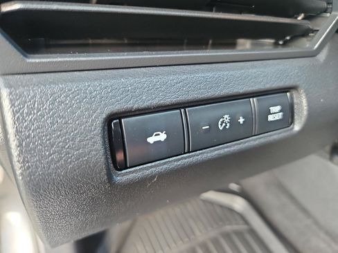 Used 2019 Nissan Altima 2.5 SR w/ SR Premium Package AWD/4WD image 24
