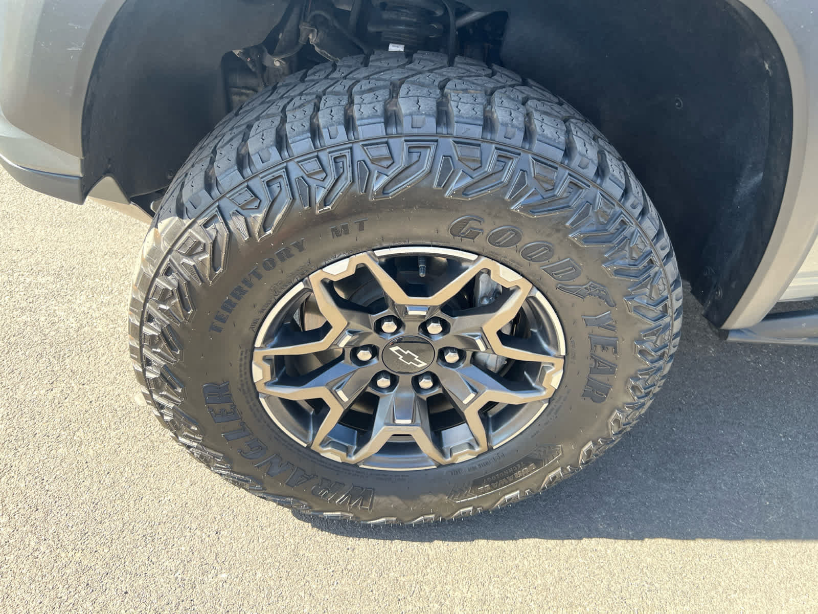 Used 2024 Chevrolet Colorado ZR2 w/ ZR2 Convenience Package III AWD/4WD image 6