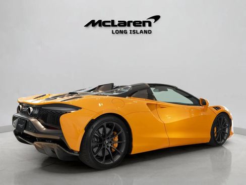 Used 2026 McLaren Artura Spider RWD image 9