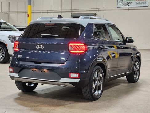 Used 2021 Hyundai Venue FWD image 8