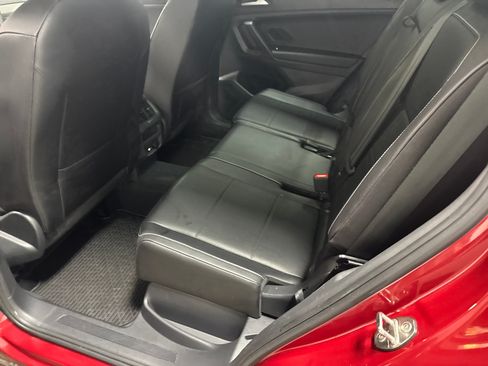 Certified 2021 Volkswagen Tiguan SE AWD/4WD image 31