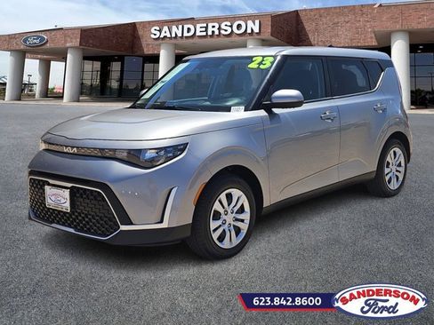 Used 2023 Kia Soul LX image 7
