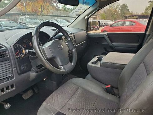 Used 2010 Nissan Titan SE image 23