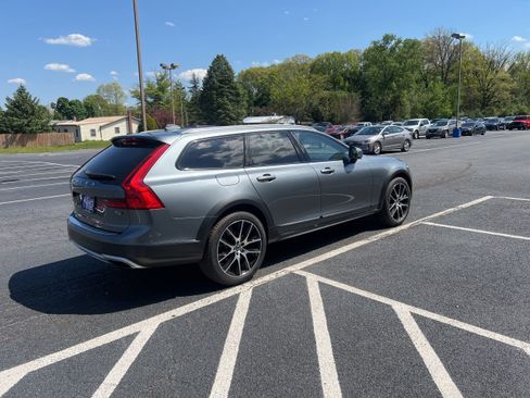 Used 2019 Volvo V90 T6 Cross Country w/ Advanced Package AWD/4WD image 6