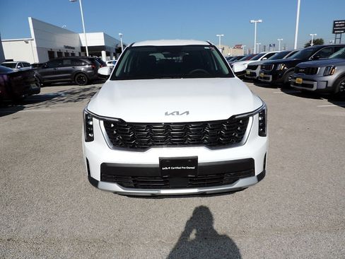 New 2025 Kia Sorento LX FWD image 2