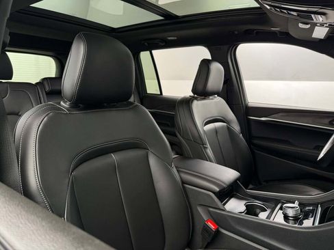 New 2025 Jeep Grand Cherokee Limited w/ Black Appearance Package image 20