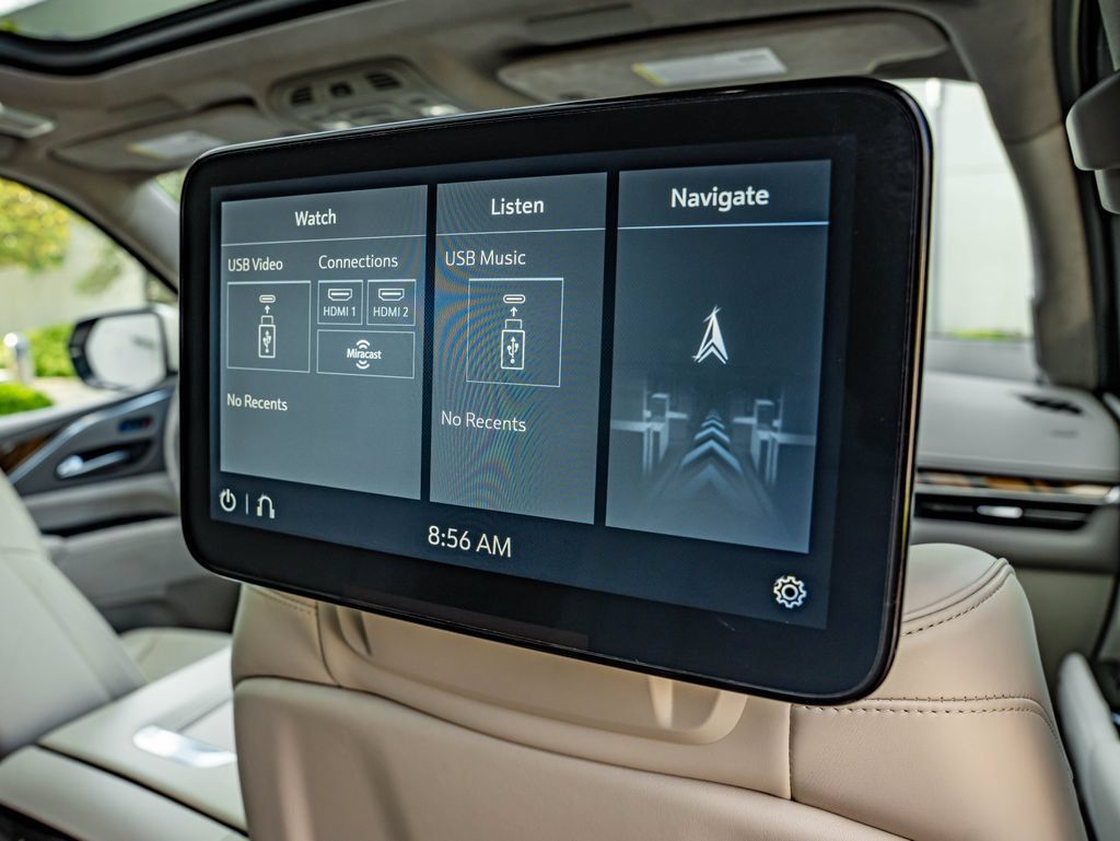 Used 2021 Cadillac Escalade Premium Luxury Platinum w/ Heavy-Duty Trailer Package AWD/4WD image 44