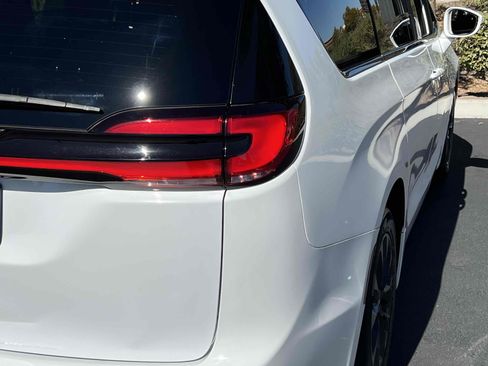 Used 2021 Chrysler Pacifica Touring w/ S Appearance Package image 62