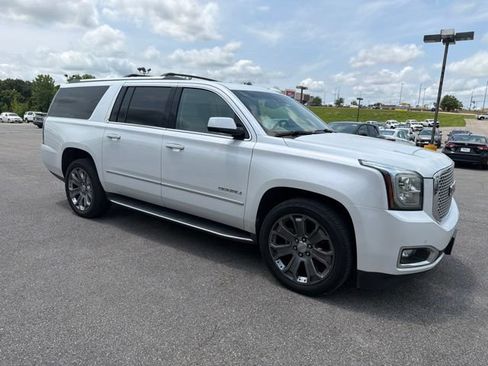 Used 2016 GMC Yukon XL Denali w/ Open Road Package AWD/4WD image 10
