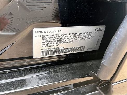 Used 2024 Audi S8 w/ S8 Comfort Plus Package AWD/4WD image 35