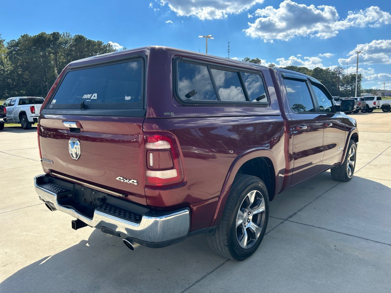 Used 2019 RAM 1500 Laramie AWD/4WD image 3