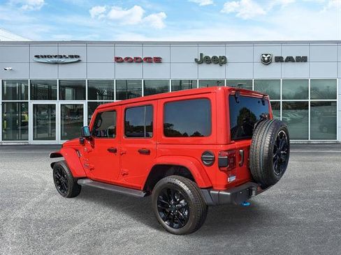 Used 2024 Jeep Wrangler Sahara w/ Technology Group image 4