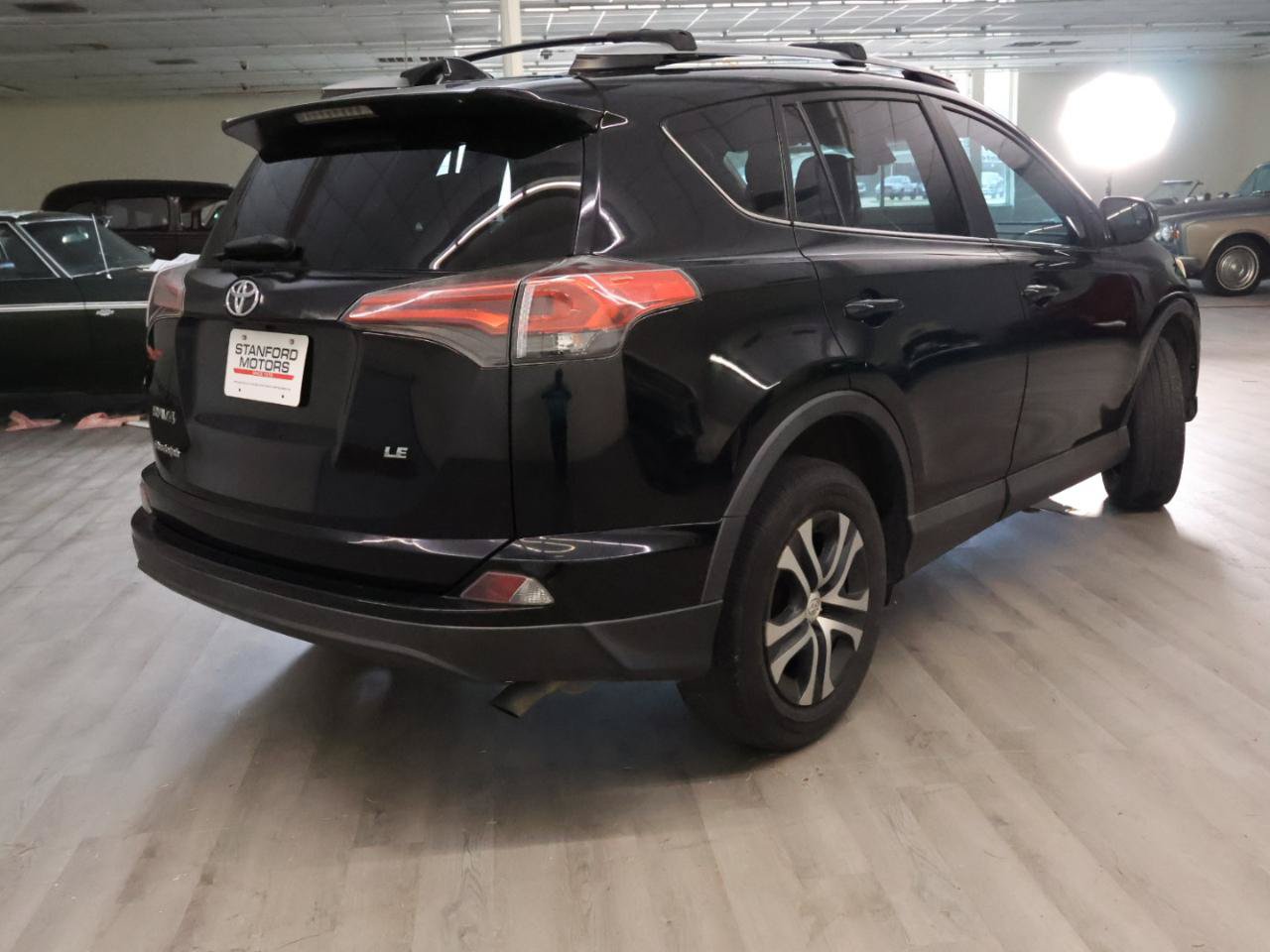 Used 2017 Toyota RAV4 LE FWD image 8