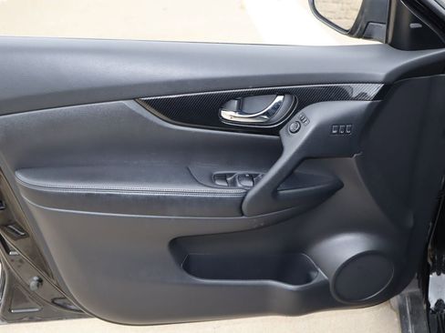 Used 2020 Nissan Rogue SL FWD image 19