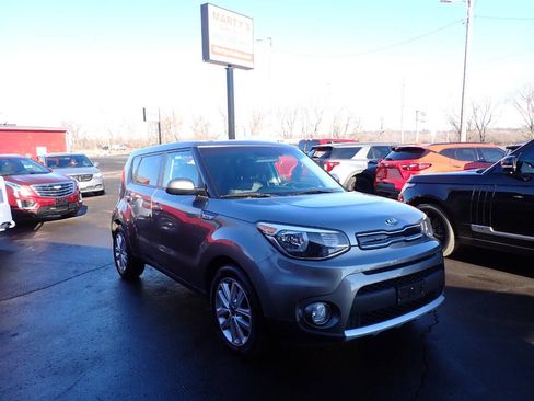 Used 2017 Kia Soul + image 1