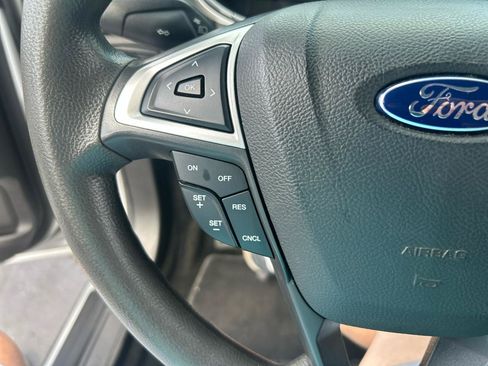 Used 2016 Ford Fusion SE FWD image 17