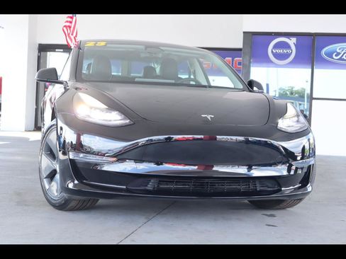 Used 2023 Tesla Model 3 Standard Range RWD image 1