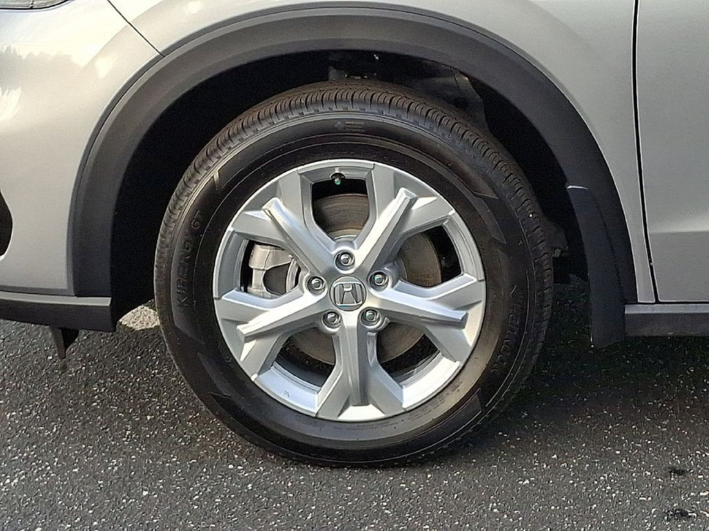 Used 2025 Honda HR-V LX image 8