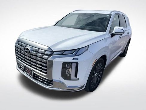 Used 2024 Hyundai Palisade Calligraphy image 2