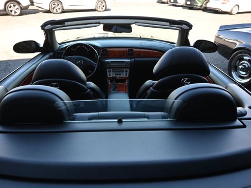 Used 2005 Lexus SC 430 Convertible image 48