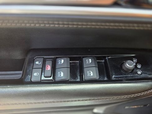 Used 2024 Jeep Wagoneer Series II w/ Flexible Seating Group RWD image 29