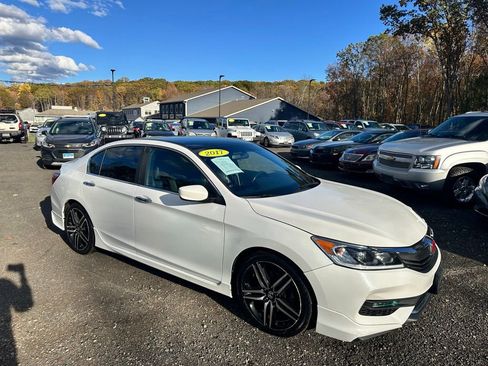 Used 2017 Honda Accord Sport Special Edition image 3