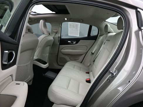 Used 2021 Volvo S60 T8 Inscription w/ Climate Package image 17