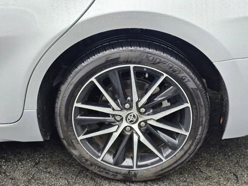 Used 2024 Toyota Camry SE image 9