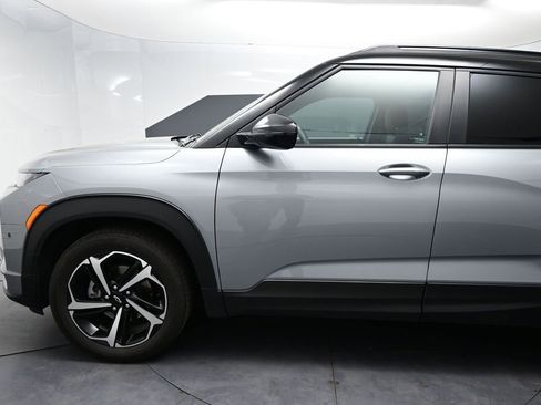 Used 2023 Chevrolet TrailBlazer RS w/ Convenience Package FWD image 9