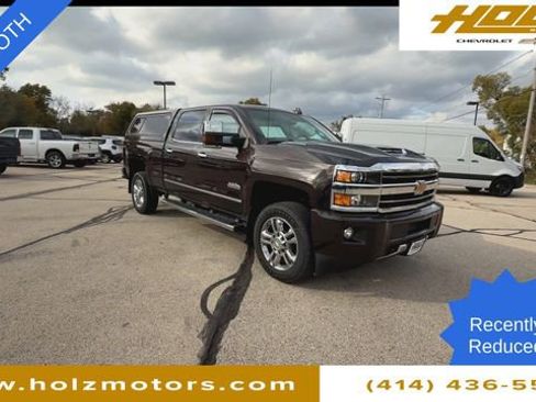 Used 2018 Chevrolet Silverado 2500 High Country w/ Duramax Plus Package image 2