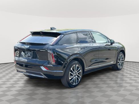 Used 2026 Cadillac Optiq Sport 1 w/ LPO, Floor Liner Package AWD/4WD image 6