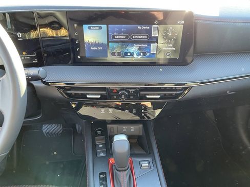 New 2025 Nissan Kicks SR image 19