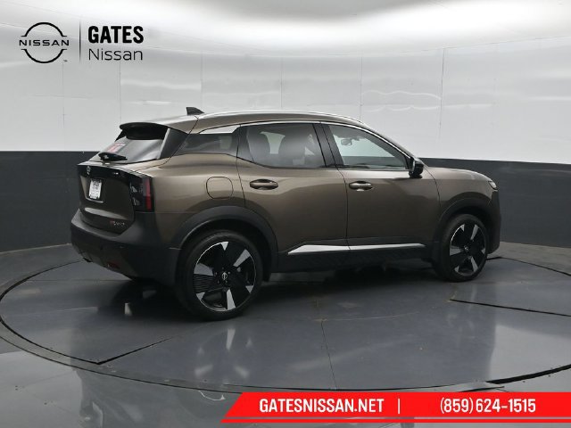 Certified 2026 Nissan Kicks SR w/ SR Premium Package AWD/4WD image 2