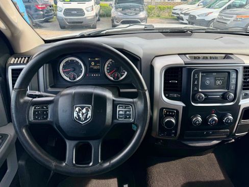 Used 2017 RAM 1500 Classic SLT AWD/4WD image 19