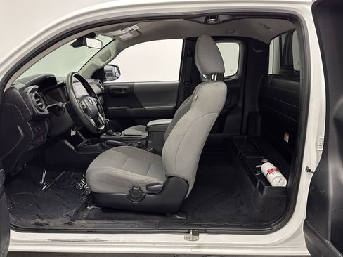 Used 2020 Toyota Tacoma SR image 18