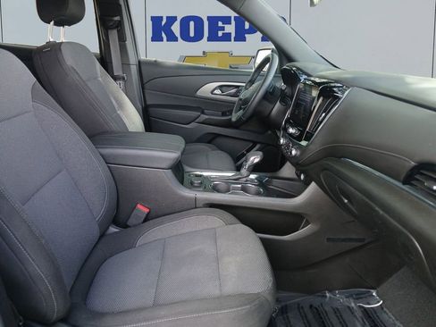 Used 2023 Chevrolet Traverse LT FWD image 17