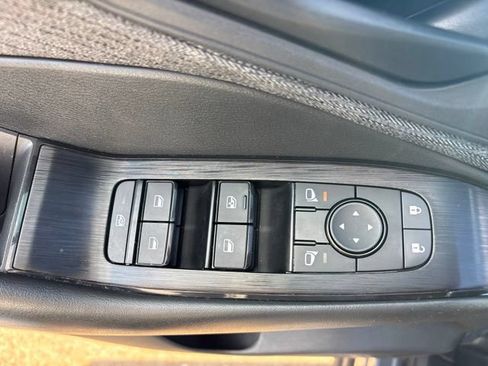 Used 2023 Nissan Rogue S AWD/4WD image 10