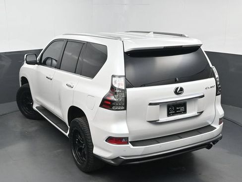 Used 2023 Lexus GX 460 Premium w/ Accessory Package AWD/4WD image 39