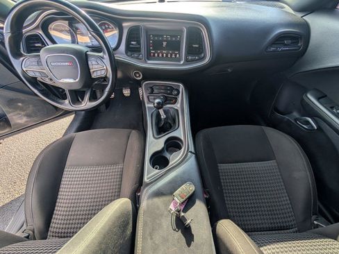 Used 2022 Dodge Challenger GT RWD image 33