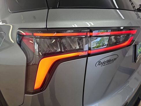 Certified 2025 Chevrolet Equinox RS w/ Safety and Technology Package FWD image 40
