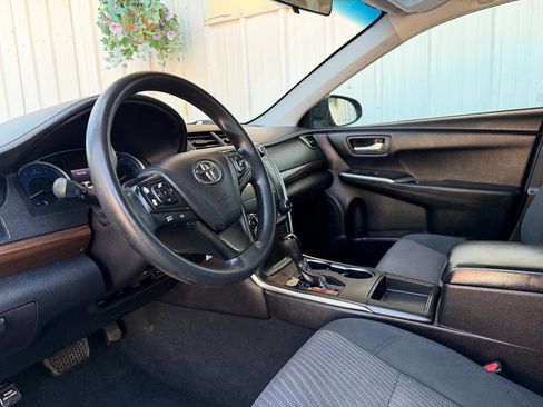 Used 2016 Toyota Camry LE FWD image 12