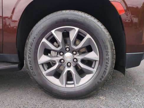 Used 2022 Chevrolet Tahoe LT w/ Luxury Package RWD image 11